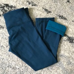 Reversible Lululemon Cropped Legging Size 4